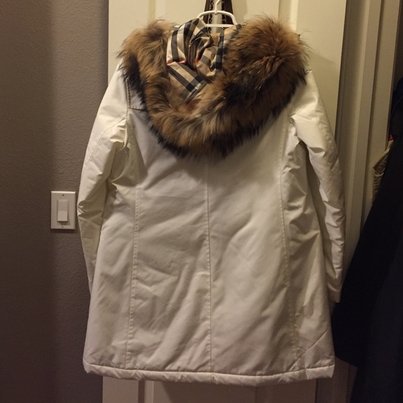 Burberry White Puffer Jacket - Picture 6 of 9